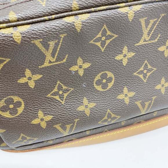 LOUIS VUITTON Brown Monogram Backpack main image 4